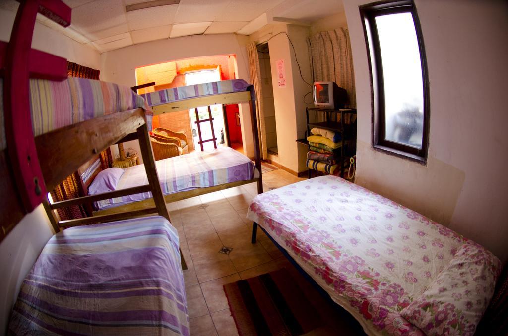 Hostal Los Aventureros Santa Cruz de La Sierra Rum bild
