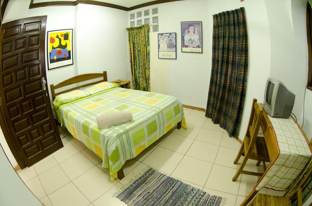 Hostal Los Aventureros Santa Cruz de La Sierra Rum bild