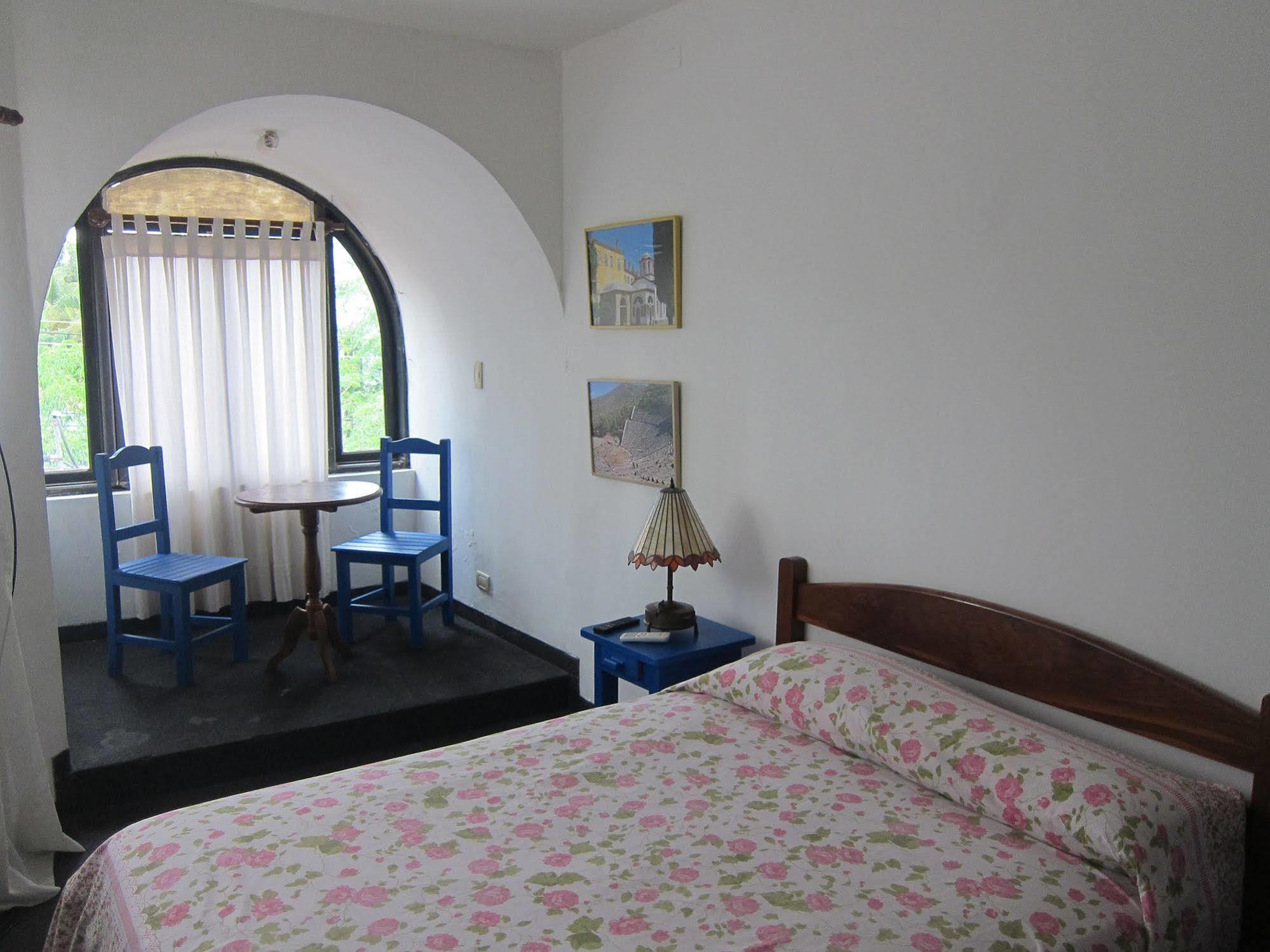 Hostal Los Aventureros Santa Cruz de La Sierra Exteriör bild